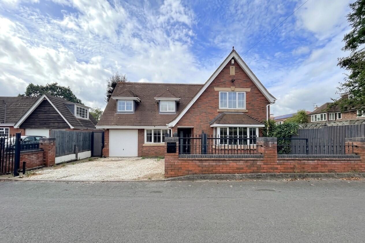 4 bed property in Dingle Road, Stourbridge